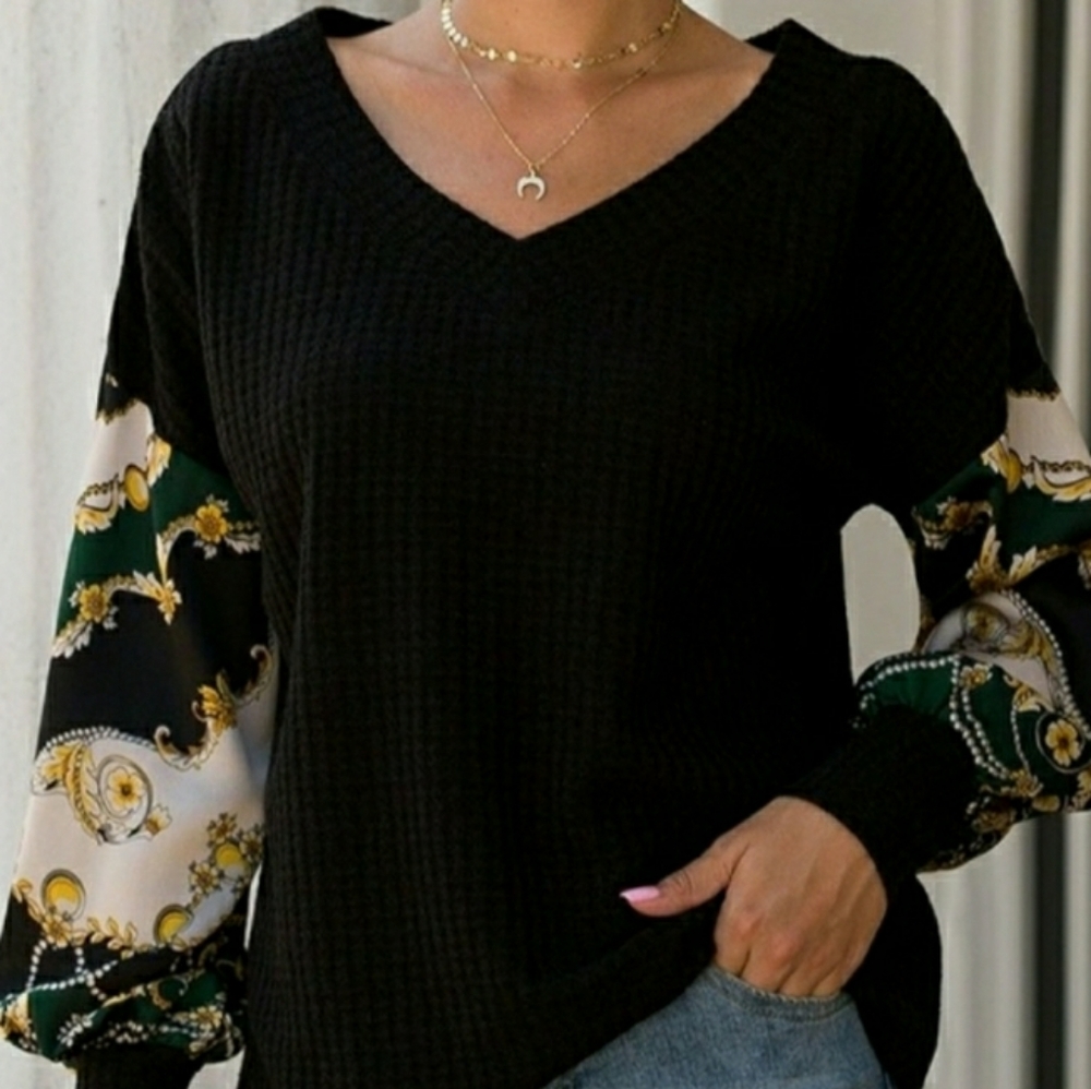 Black Waffle Knit Print Sleeved Blouse - Picture 2 of 4